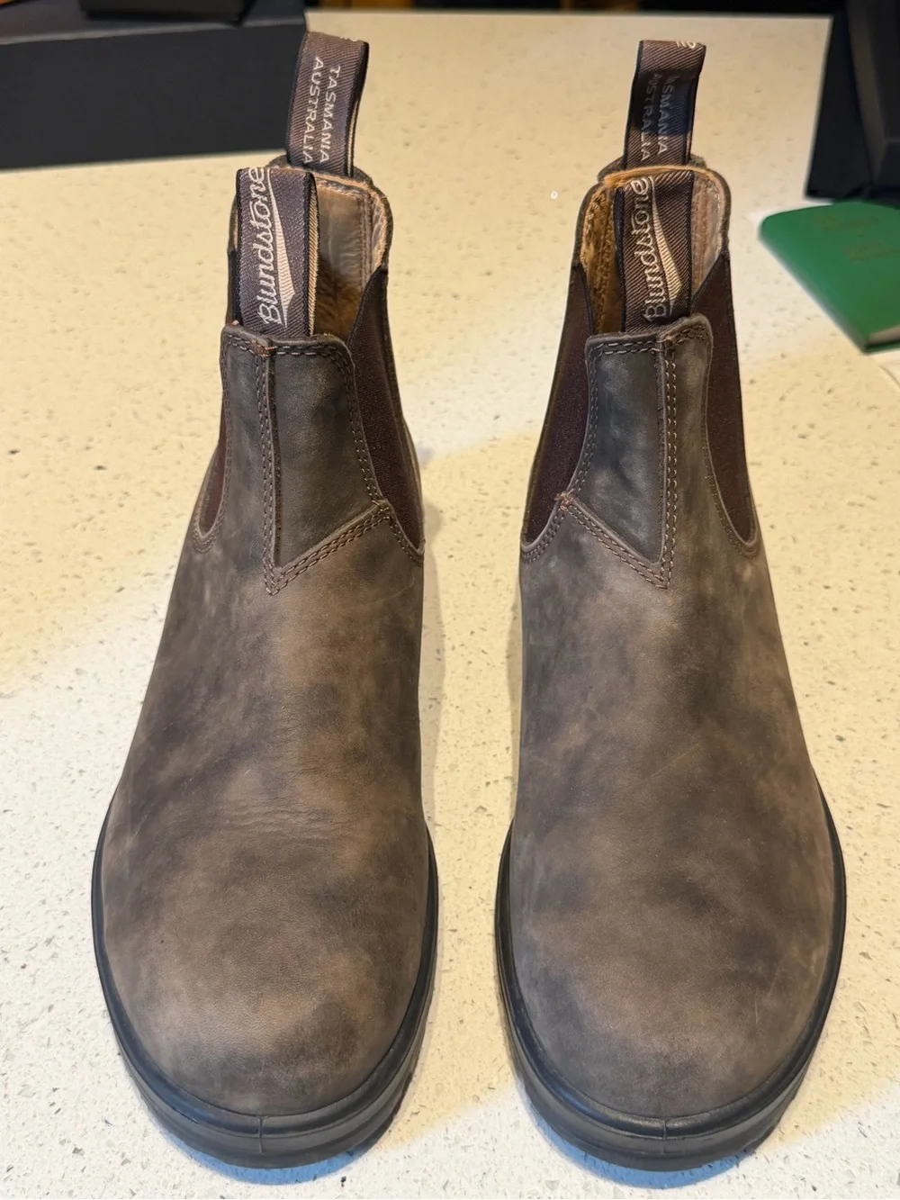 Blundstone Brown Chelsea Boots with Dark Elastic Panels